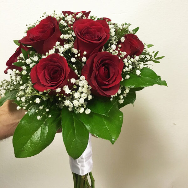 Klasická svadobná kytica z červených ruží4