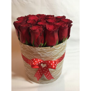 Kvetinový box z 18 ruží