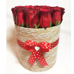Kvetinový box z 18 ruží