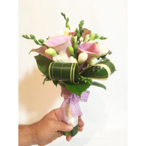 Svadobná kytica s rúžovými kalami